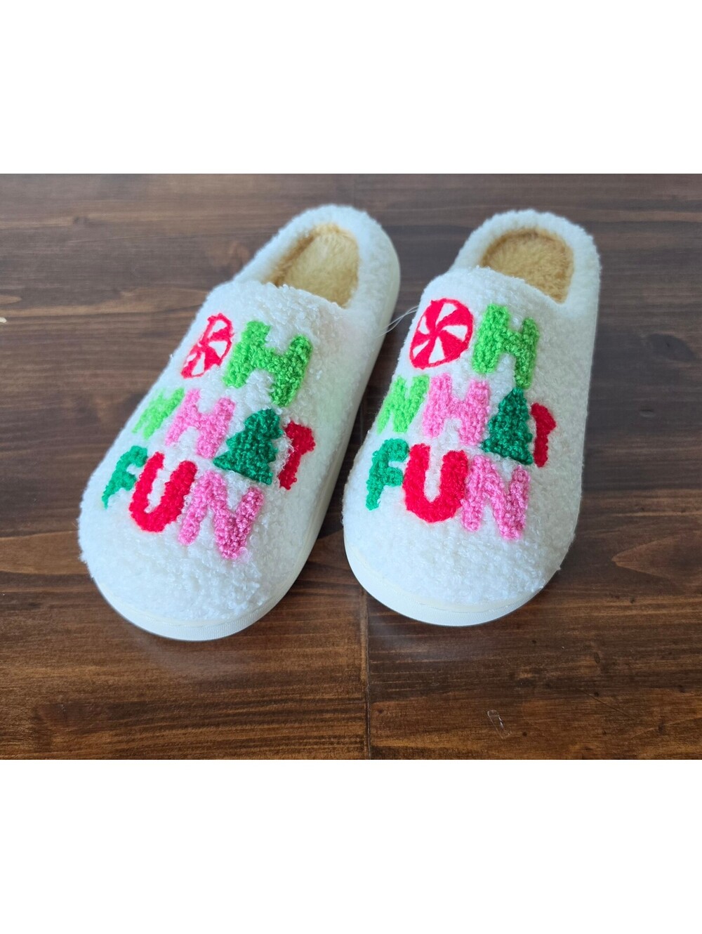 NWT Womens Cream Holiday Slippers, Sm 5-6, "Oh What Fun" Christmas Slippers,407